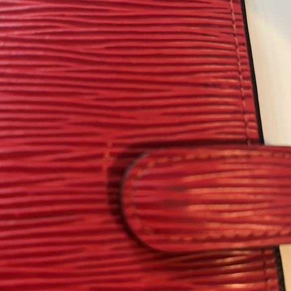 Red Epi Leather Louis Vuitton - Picture 2 of 5